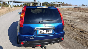 Nissan X-Trail (5 фото из 14)