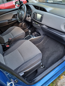 Toyota yaris Hybrid 54kw (9 foto / 10)
