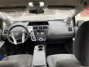 Toyota Prius+ 2014 Гибрид/LPG 7 мест Bolt Uber (8 фото из 10)