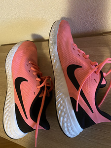 Erkroosad Nike Revolution tossud 38,5nr (3 foto / 6)