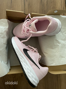 Uued Nike tossud 40nr (4 foto / 4)