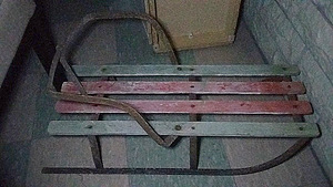 АНТИКВАРНЫЕ САНИ (2 фото из 3)