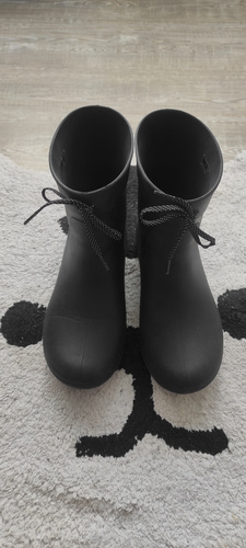 Crocs w9