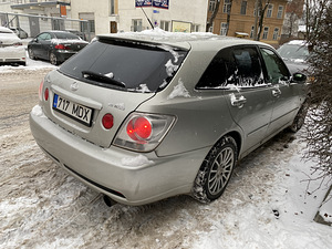 Lexus IS200 SportCross (2 foto / 5)