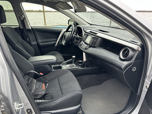 Toyota Rav4 2017 2.0 бензин/LPG 112кВт автомат (9 фото из 15)