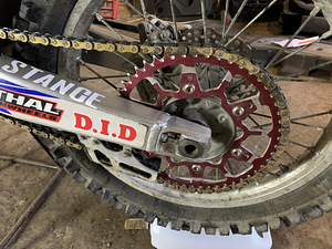 Honda crf250r (3 foto / 8)