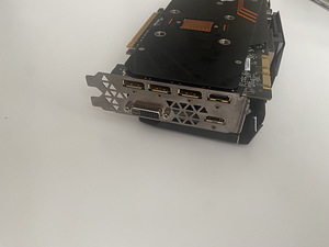 Gigabyte AORUS GeForce GTX 1080 Ti 11G (6 foto / 7)