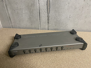 KVM lüliti ATEN Master View Plus KVM Switch CS-9138 (2 foto / 5)