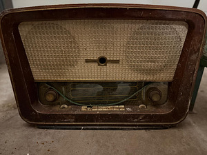 Vana raadio Belarus 57 (1 foto / 3)