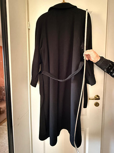 Must villane naiste sirgeseljaline vöötatud mantel (3 foto / 3)