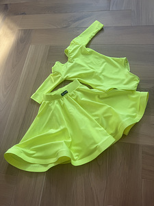 Komplekt ladina/tantsutreeninguteks: body ja seelik (1 foto / 4)