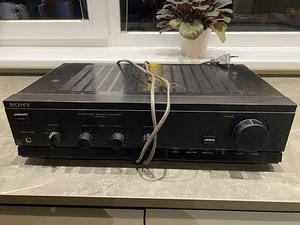 Sony TA-A 200 Võimendi ja Kõlarid Hitachi (1 foto / 4)