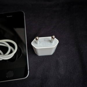 iPhone SE Space Gray 32 GB 2016 (7 foto / 7)