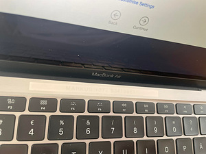 M: Macbook Air 256gb (early 2020) (3 foto / 3)