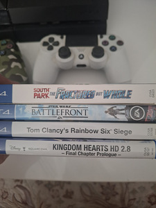 Playstation 4 (2 фото из 2)