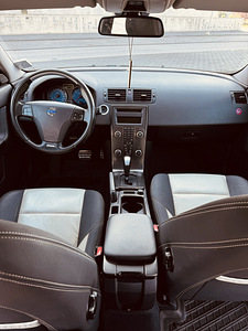 Volvo V50 R-Design 2.0 100 kW (10 foto / 10)