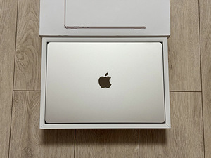 Apple Macbook Air 15 M3 2024 8/256GB Starlight ENG/RUS (1 foto / 8)