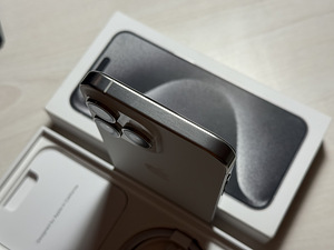 Apple iPhone 15 Pro Max 256GB White Ti, nagu uus! Aku 99% (3 foto / 9)