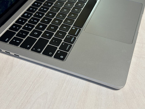 Apple Macbook Air 13 M2 8/256GB Silver INT väga heas korras (3 foto / 7)