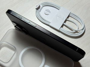 Apple iPhone 16 Pro Max Black Ti 256GB, garantii 05.2026. (2 foto / 10)