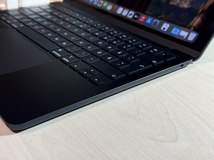 Apple Macbook Air 13 M3 16/256GB nagu uus! Garantii 02.2027 (3 foto / 7)
