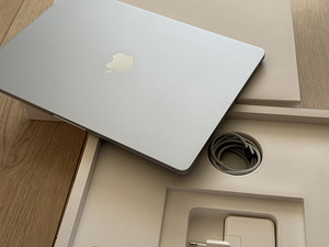 Apple Macbook Air 15 2025 M4 16/256GB SkyBlue SWE nagu uus (9 foto / 9)