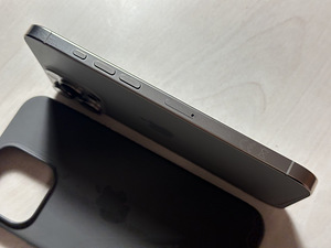 Apple iPhone 16 Pro Max Natural Ti 256GB nagu uus! Aku 100% (2 foto / 10)