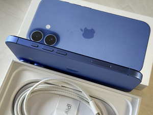 Apple iPhone 16 Ultramarine 128GB heas korras. Aku 100% CC88 (2 foto / 7)