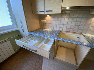 Köögimööbel kraanikausi ja õhupuhastiga (4 foto / 8)