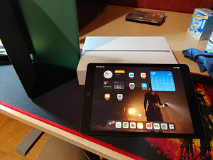 Apple iPad 9th gen 64Gb, 2021 (4 foto / 4)