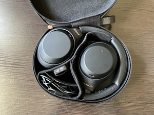 SONY WH-1000XM4 (2 foto / 3)