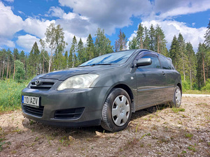 Toyota corolla 2007 (2 foto / 9)