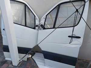 MercedesBenz Sprinter esiuksed (1 foto / 3)