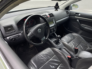 Volkswagen Golf Highline 2.0 103kW (7 foto / 12)