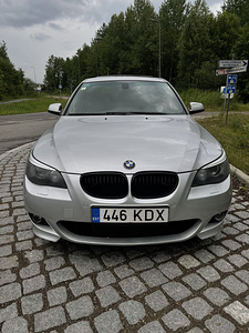 BMW 530d 173kw Facelift M pakett Shadowline (5 foto / 15)