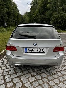 BMW 530d 173kw Facelift M pakett Shadowline (6 foto / 15)