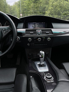 BMW 530d 173kw Facelift M pakett Shadowline (15 foto / 15)