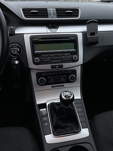 Volkswagen passat comfort 1.6 77kw (8 foto / 11)