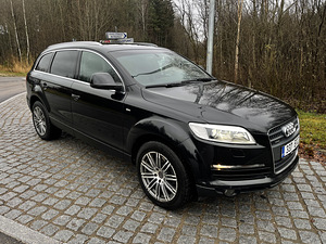 Audi Q7 S-line Comfort 3.0 171kw (1 foto / 15)