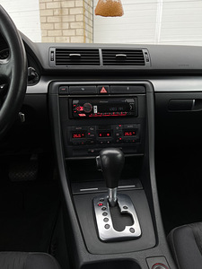 Audi A4 Comfort 2.0 103kV (14 foto / 14)