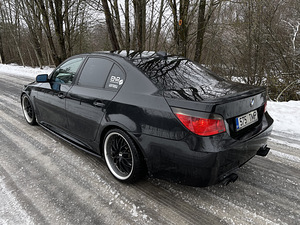 BMW e60 M-style (5 foto / 10)