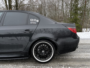 BMW e60 M-style (10 foto / 10)
