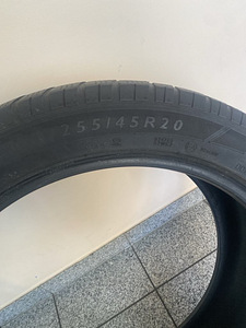 255/45/20 (2 foto / 2)
