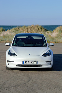 Model 3 360 kw, 75kwh long range, dual motor performance (2 foto / 10)