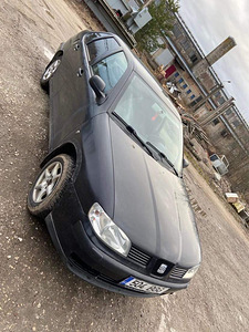 Seat Cordoba 1.9sdi (2 foto / 4)