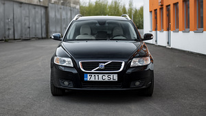 Volvo V50 (2 фото из 6)