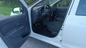 Dacia Sandero (4 foto / 9)