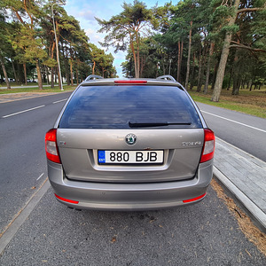 Skoda Octavia 2.0tdi (7 foto / 12)