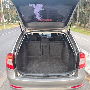Skoda Octavia 2.0tdi (8 foto / 12)