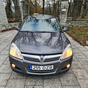Opel Astra 2.0 Turbo (3 foto / 11)